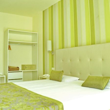 Ouril Hotel Julia Santa María Exterior foto