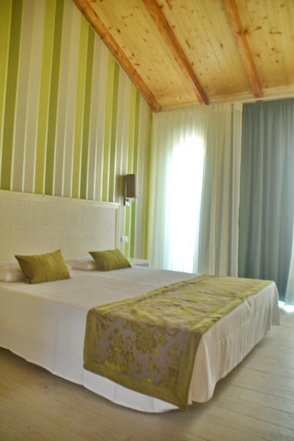Ouril Hotel Julia Santa María Exterior foto