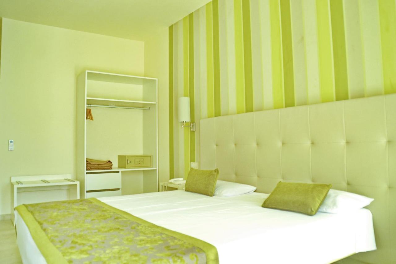 Ouril Hotel Julia Santa María Exterior foto